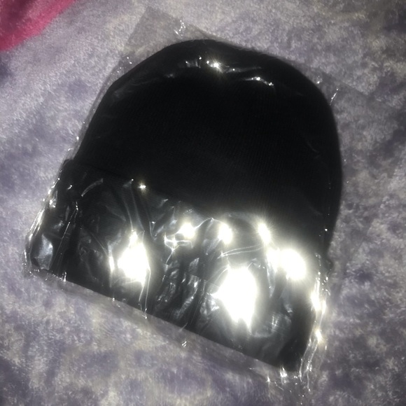 Black Drew Beanie - Picture 3 of 3